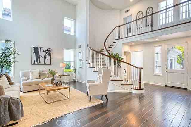 30 Eisenhower Ln - Photo 4 of 8