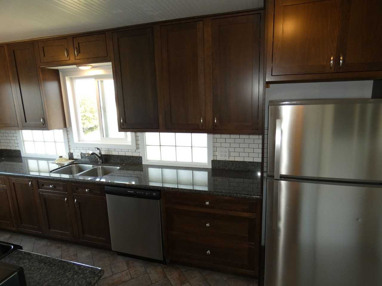 411 E 11th St - Photo 6 of 27