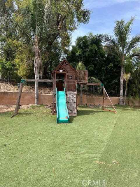 7880 E Autry Dr - Photo 2 of 5