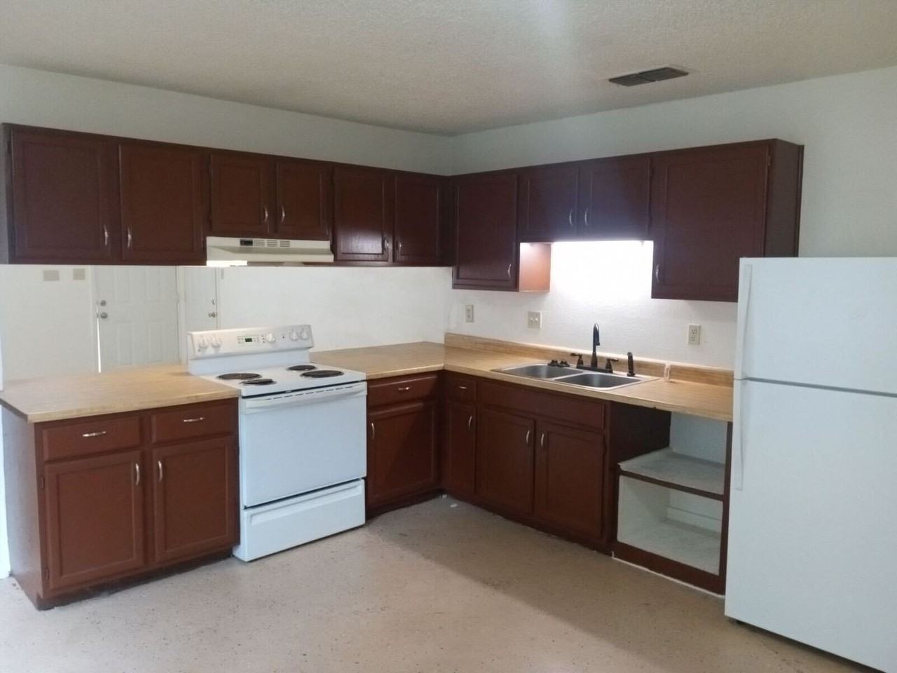 9655 Bratton Dr - Photo 6 of 10