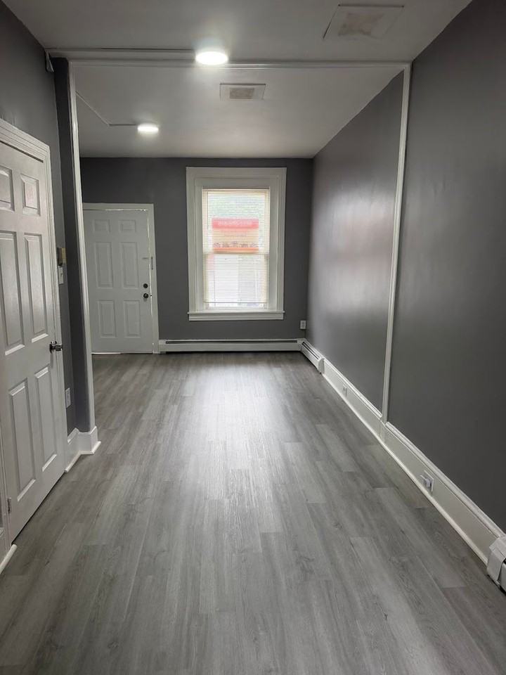 211 Mulberry St - Photo 3 of 9