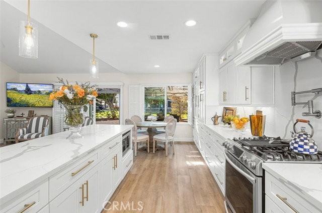 24218 Ontario Ln - Photo 6 of 8