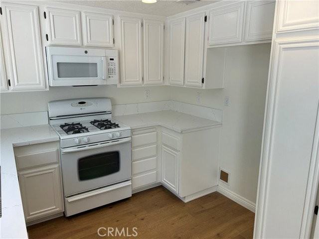 8232 E Flowerwood Ave - Photo 4 of 7