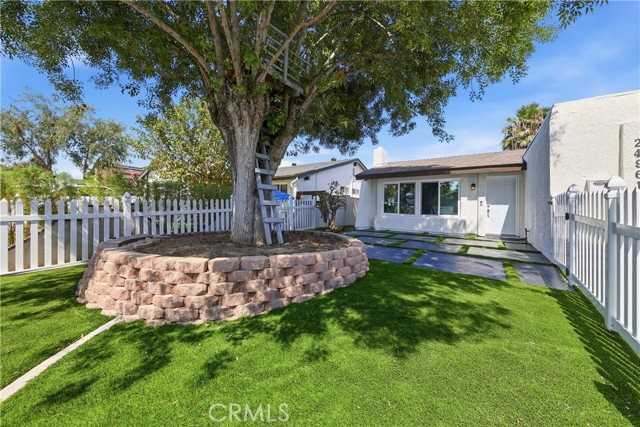 24961 Express Dr - Photo 3 of 8