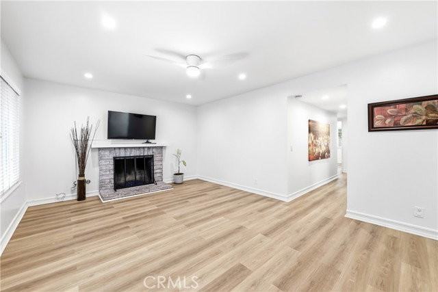 24961 Express Dr - Photo 4 of 8
