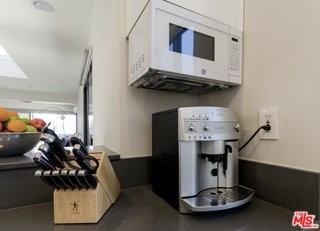 833 Ocean Ave #303 - Photo 3 of 8
