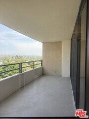 4337 Marina City Dr #435 - Photo 3 of 8