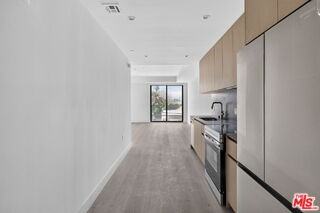 1808 Lincoln Blvd #312 - Photo 4 of 8