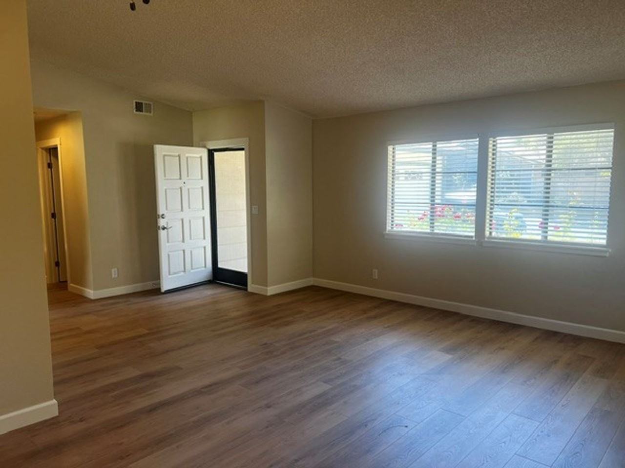 133 Shadow Mountain Dr - Photo 5 of 21