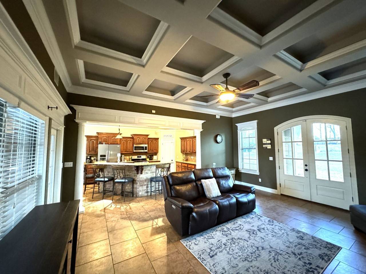 304 Boulder Dr - Photo 3 of 33
