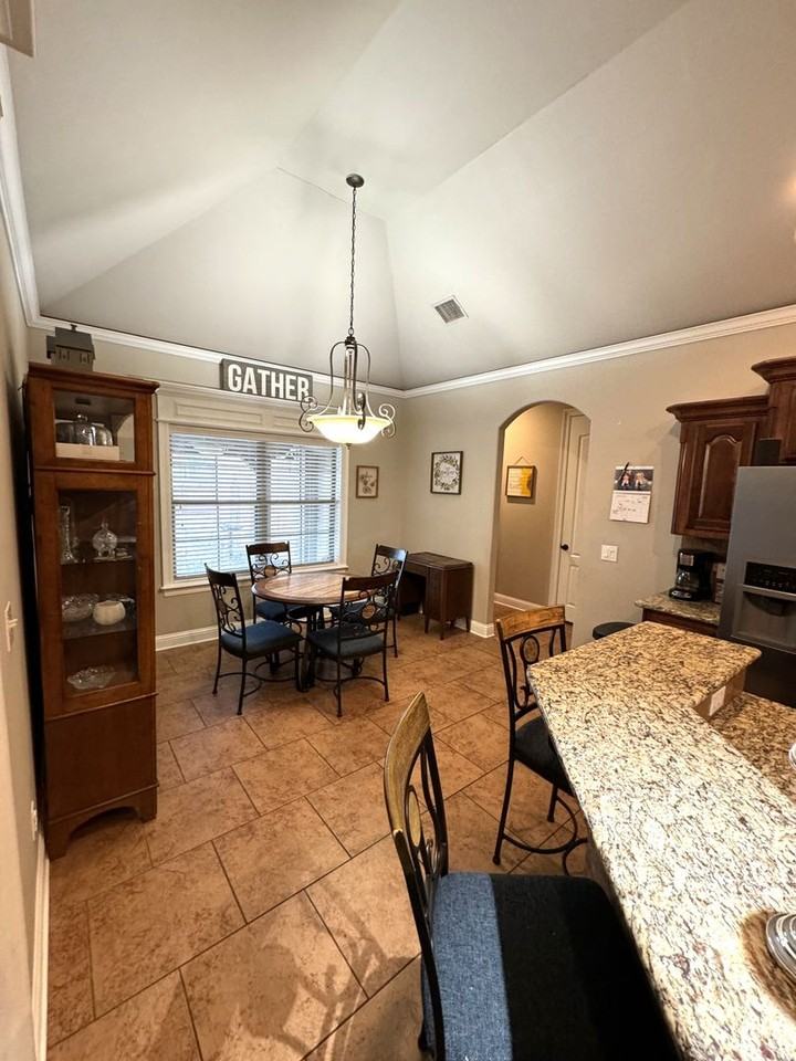 304 Boulder Dr - Photo 7 of 33
