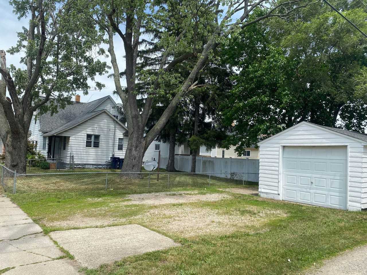 162 W 19th St - Photo 2 of 14
