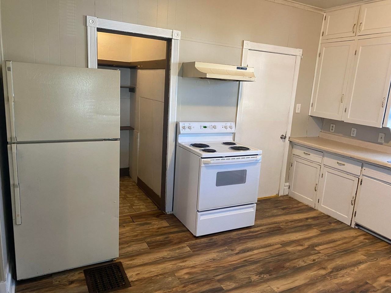 162 W 19th St - Photo 4 of 14