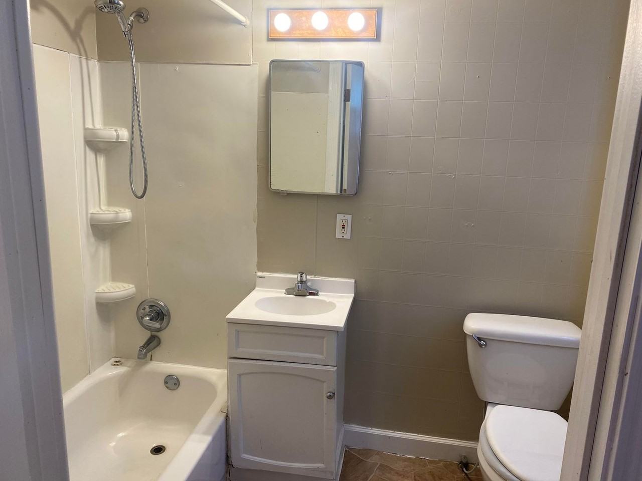 162 W 19th St - Photo 5 of 14