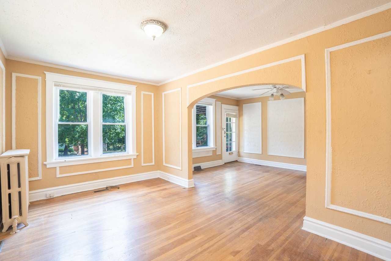 1115 Edward Ter - Photo 6 of 32