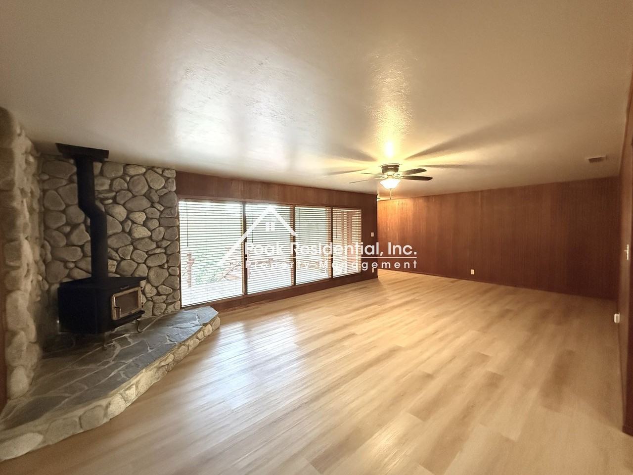 1280 Grove Ct - Photo 4 of 21