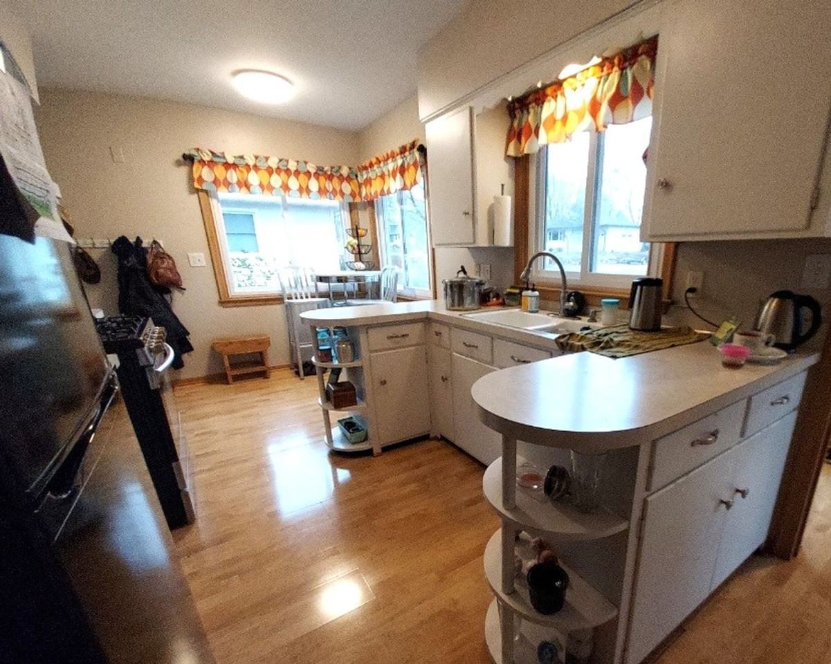 219 12th St S - Photo 5 of 22