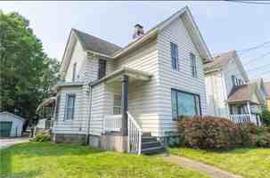 featured image of 528 E Buchtel Ave