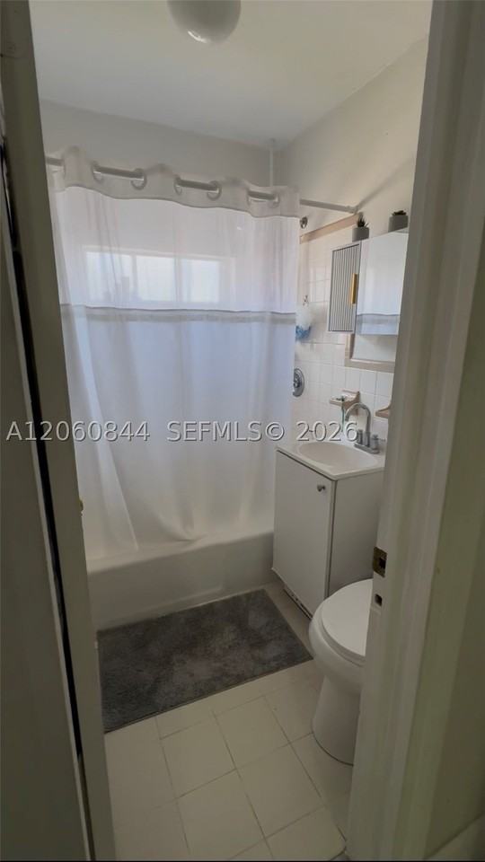 421 Nw 57th Ct #1 - Photo 7 of 14