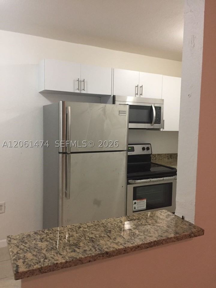 4450 Sw 67th Ave #Y - Photo 7 of 9