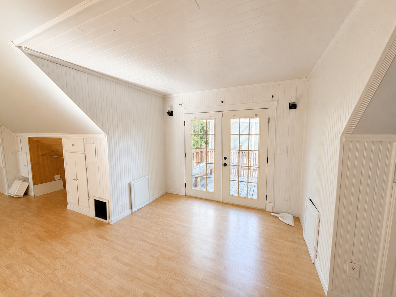 1325 Haven St - Photo 3 of 12