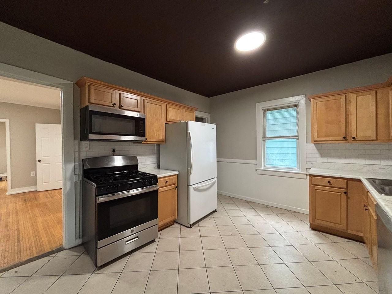 521 Caroline St #1 - Photo 6 of 25