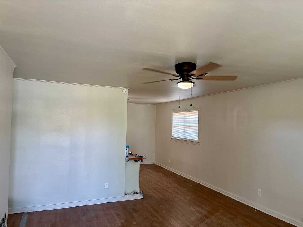 635 S 16th St - Photo 2 of 5