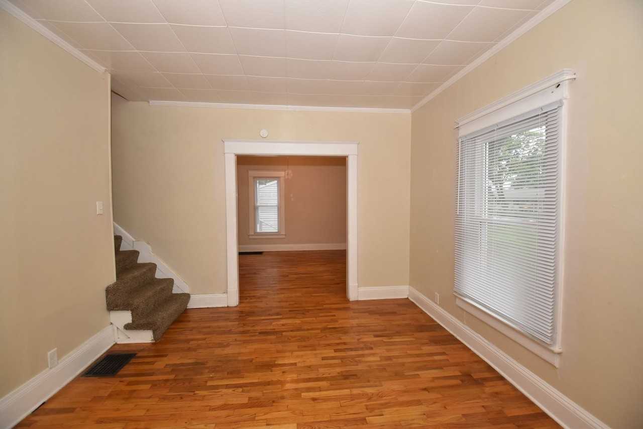 914 Dodge Ave - Photo 5 of 44