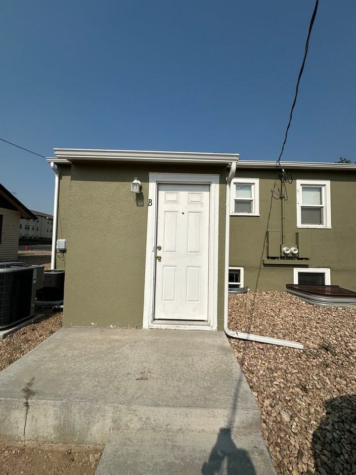 2234 9th Ave - Photo 2 of 13