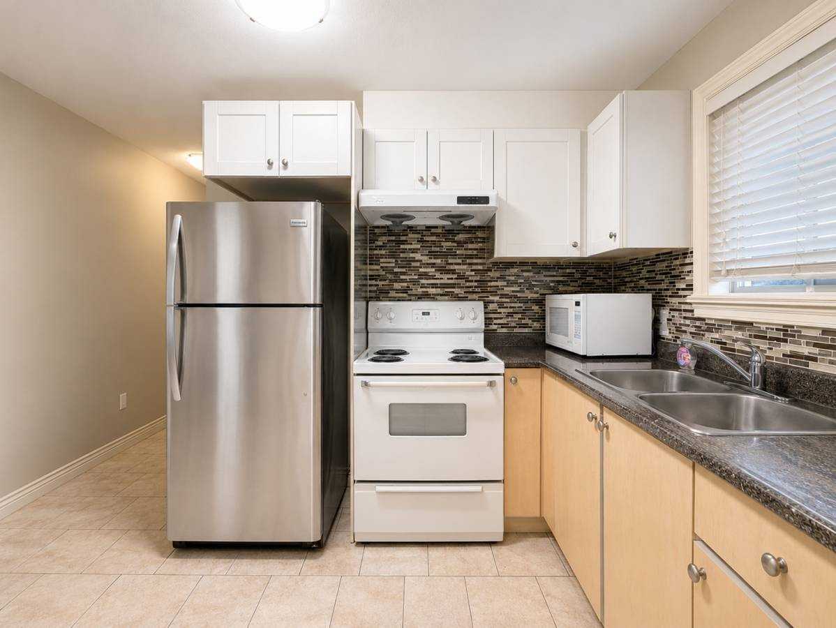7486 19th Avenue - Photo 4 of 6
