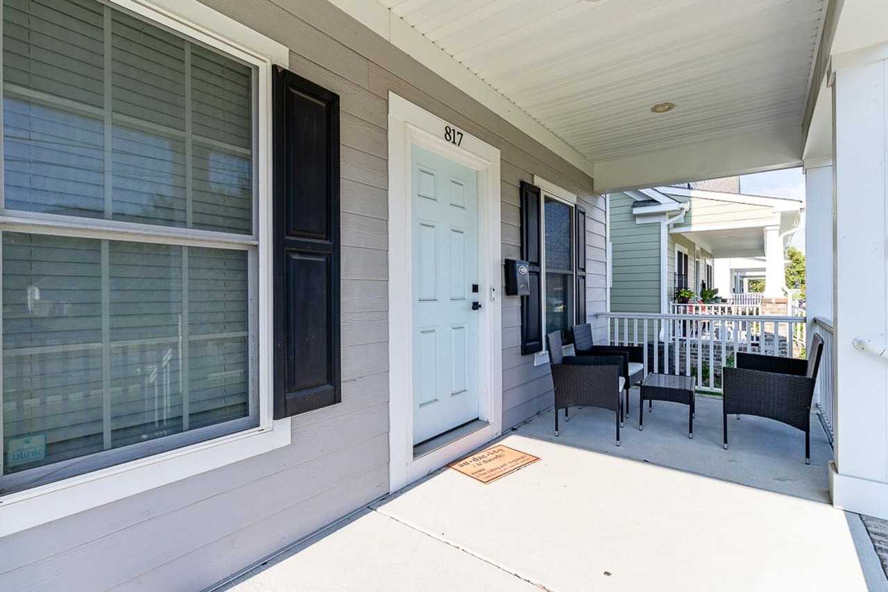 817 Joyce St - Photo 4 of 50