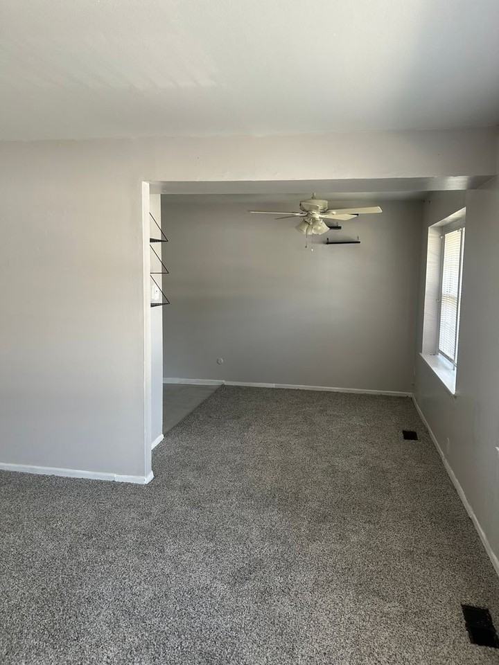 538 Lawler St - Photo 2 of 16