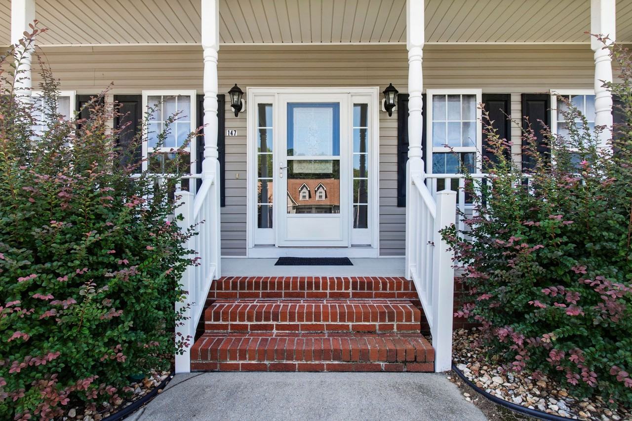 147 Watersedge Ln - Photo 2 of 44
