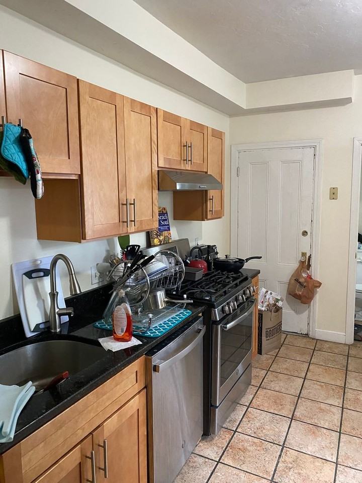 115 Hampshire St #1 - Photo 5 of 9