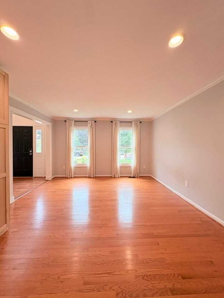 18514 Gingerbread Ln - Photo 6 of 45
