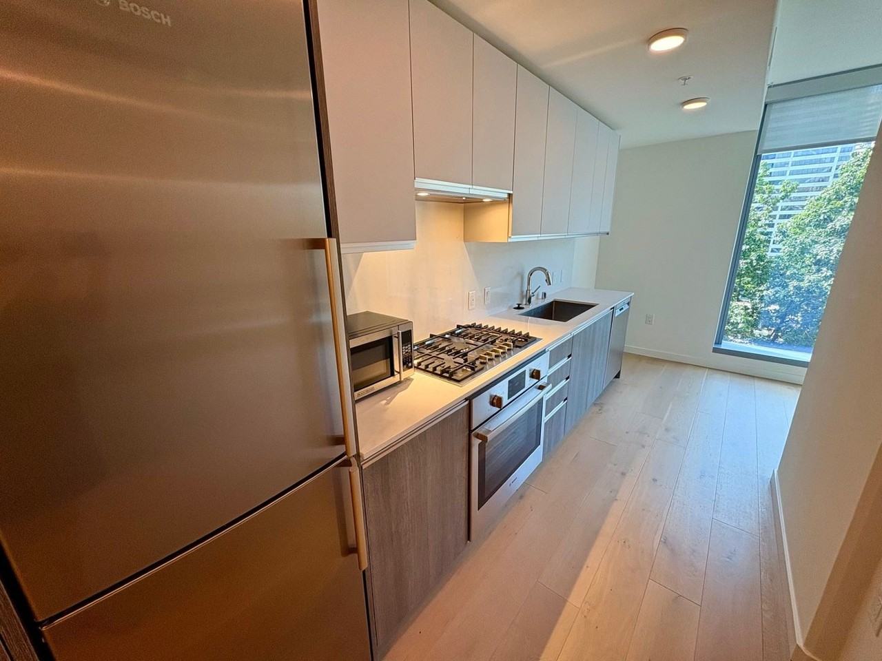 800 Columbia St #702 - Photo 4 of 21