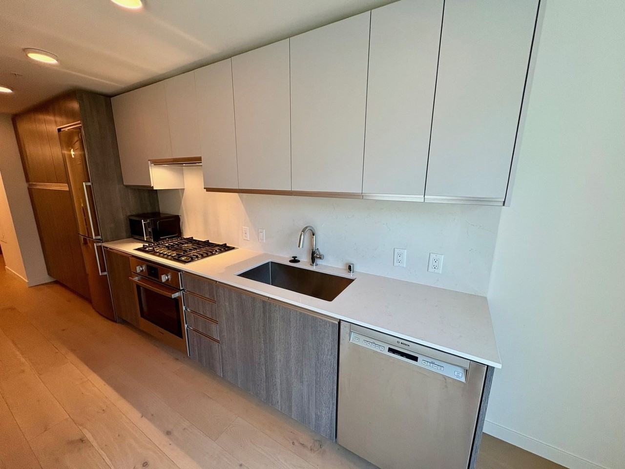 800 Columbia St #702 - Photo 5 of 21