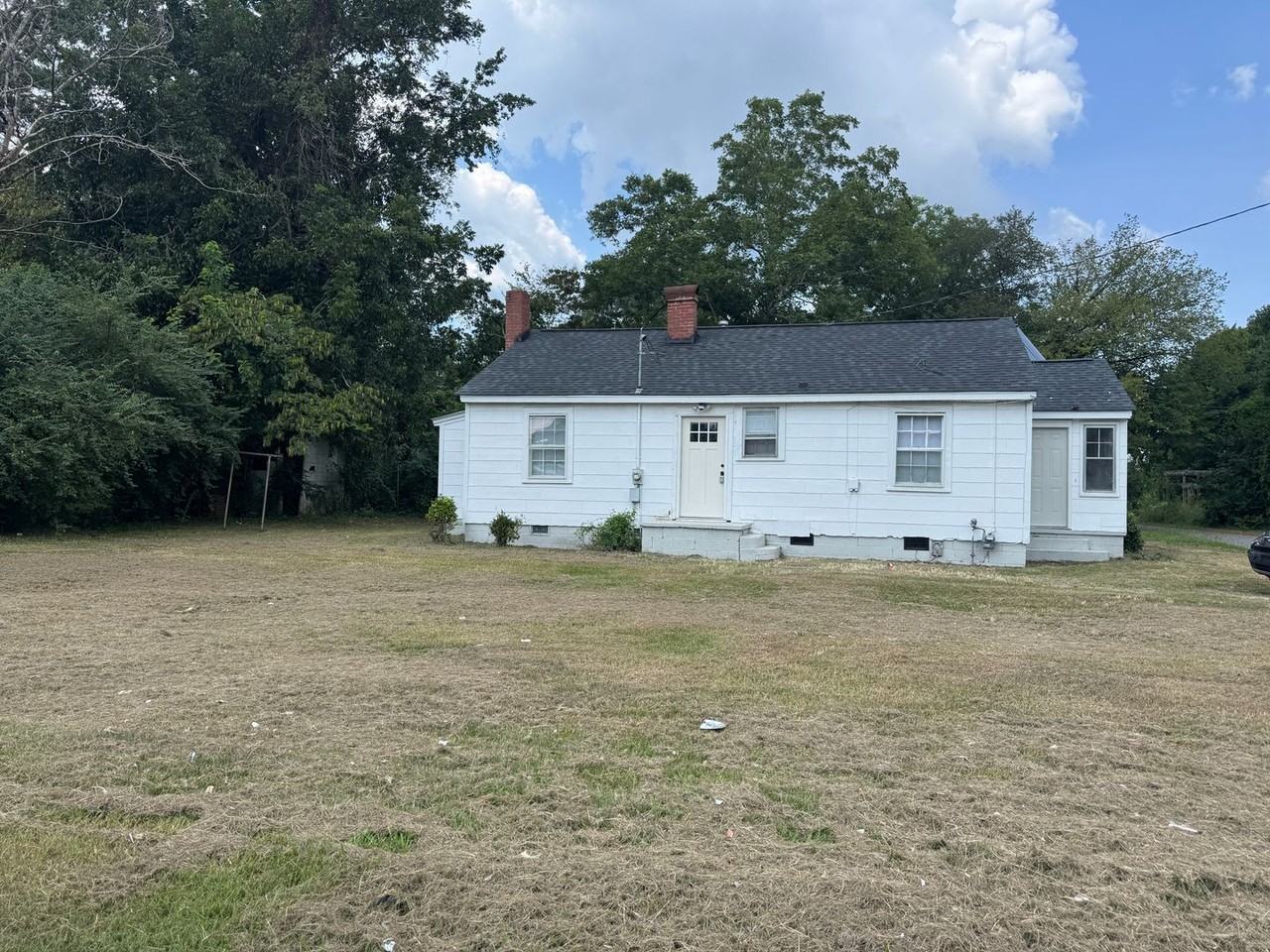 709 E Vernon Ave - Photo 2 of 20