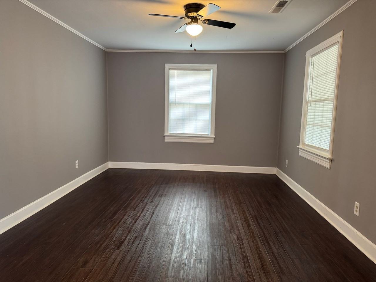709 E Vernon Ave - Photo 5 of 20