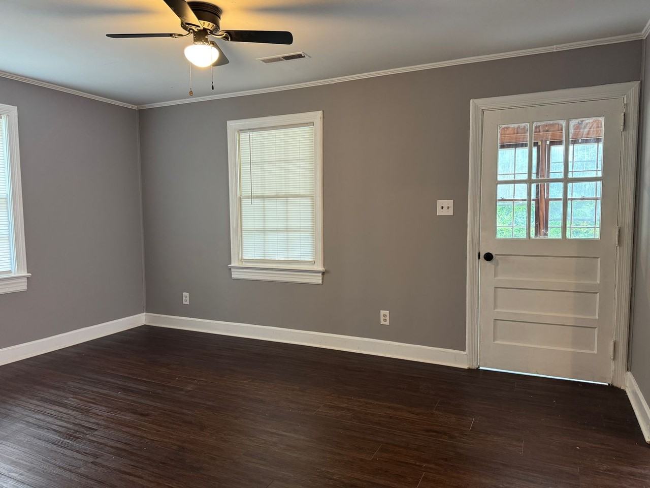 709 E Vernon Ave - Photo 6 of 20