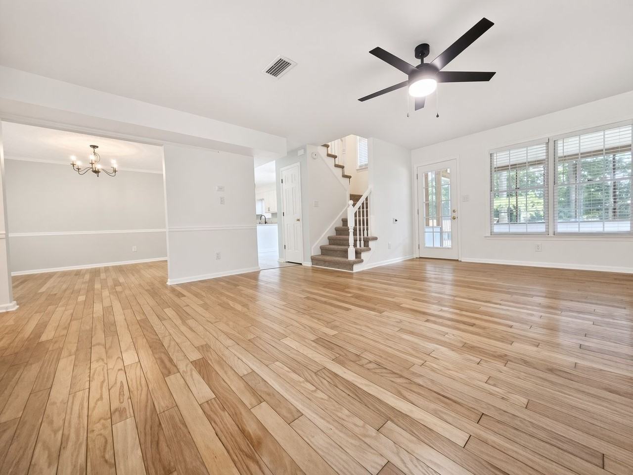 413 Saddle Ct - Photo 5 of 33