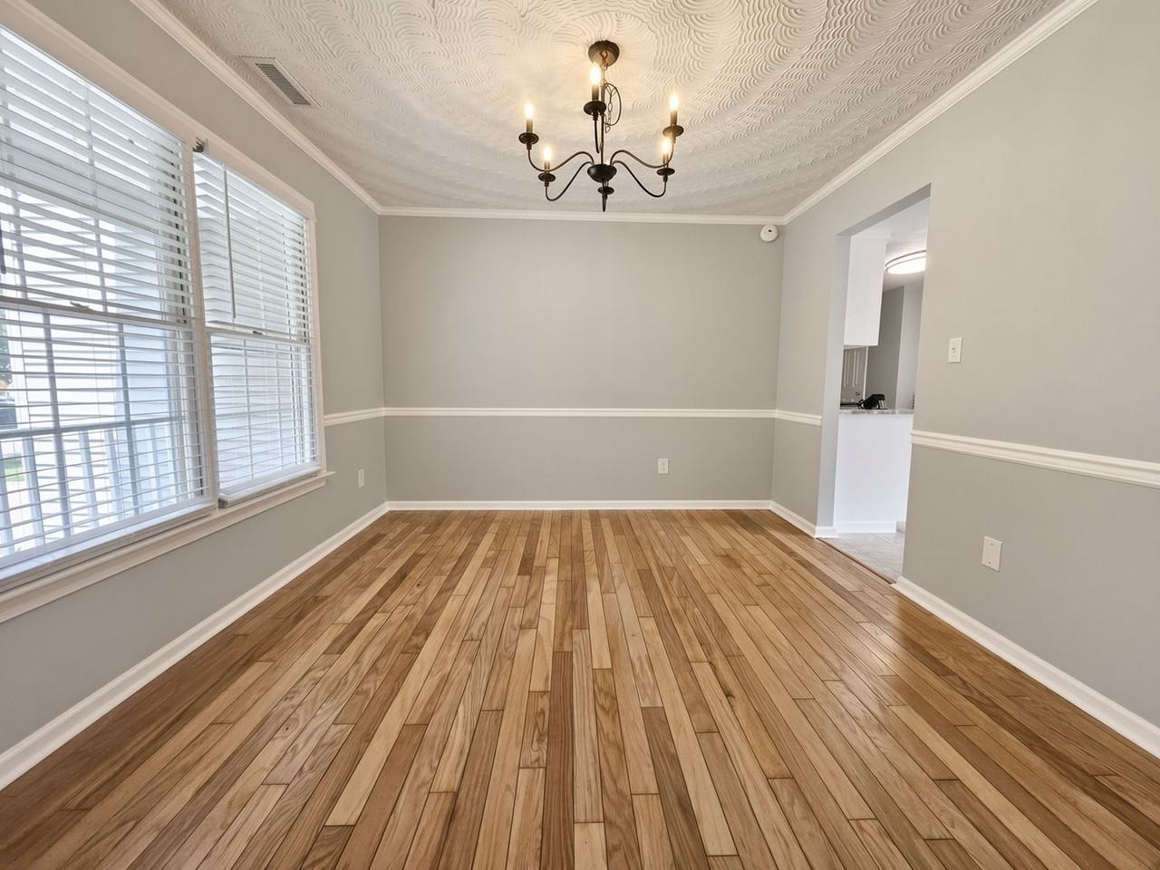413 Saddle Ct - Photo 7 of 33