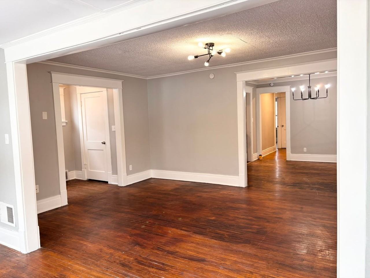 70 Houston St - Photo 4 of 14