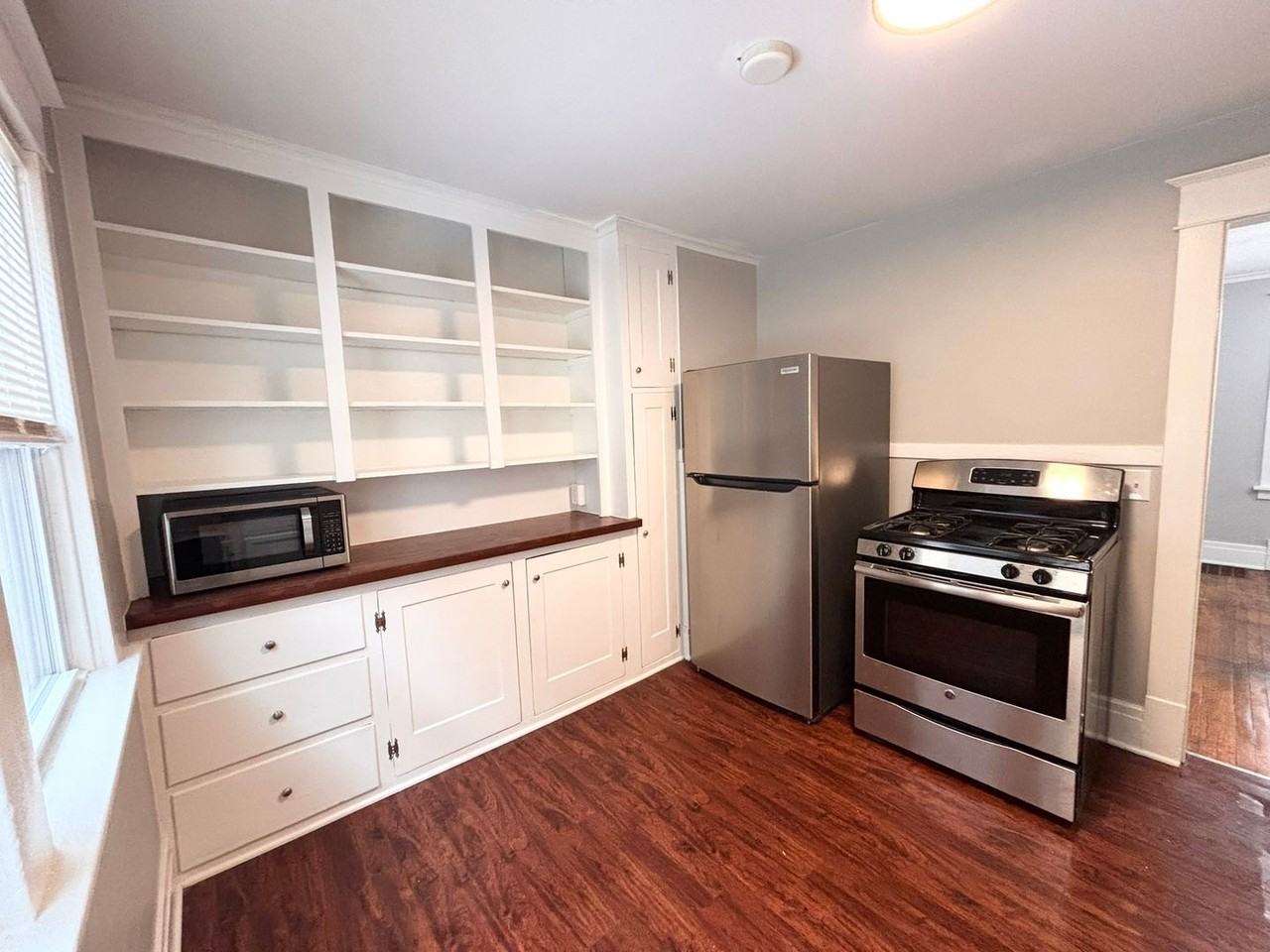 70 Houston St - Photo 7 of 14