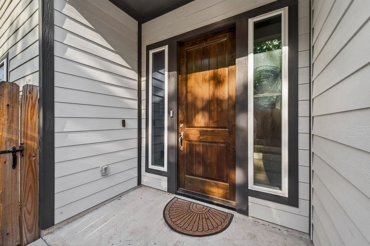 4221 Galesburg St - Photo 2 of 47