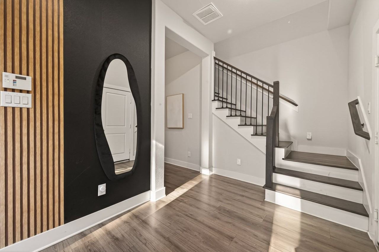 4221 Galesburg St - Photo 4 of 47