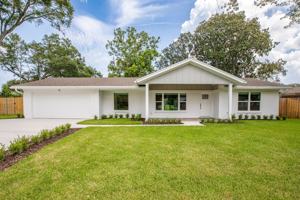 featured image of 51 Fairway Ln