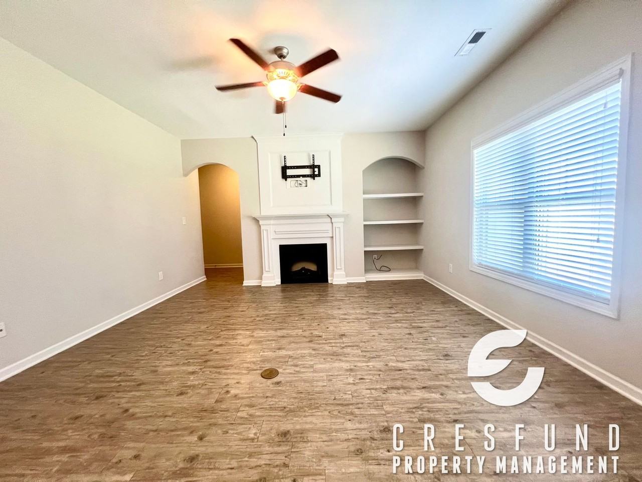 3024 Helmsman Dr - Photo 3 of 35