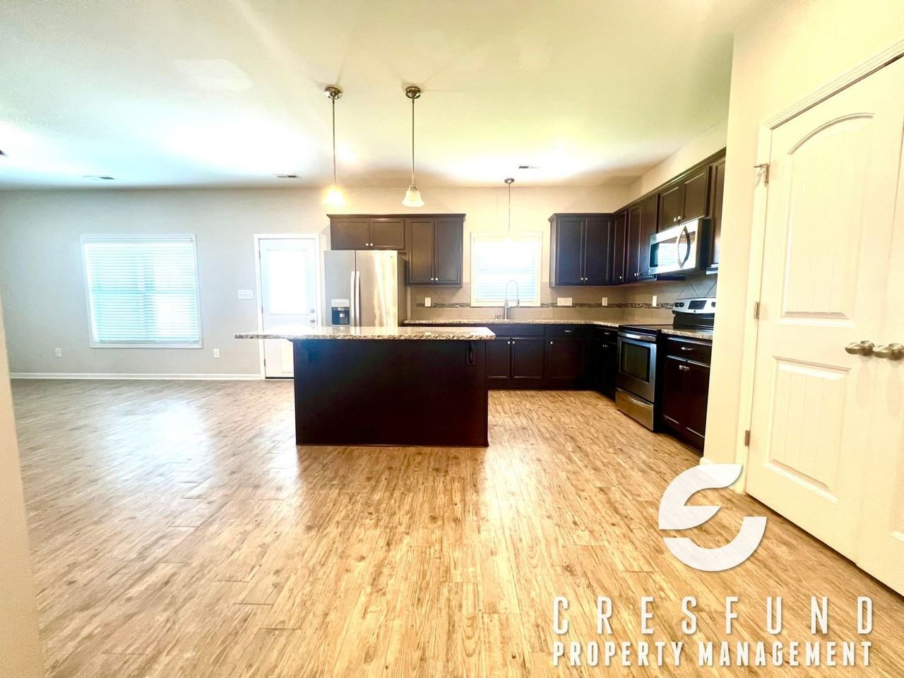 3024 Helmsman Dr - Photo 6 of 35