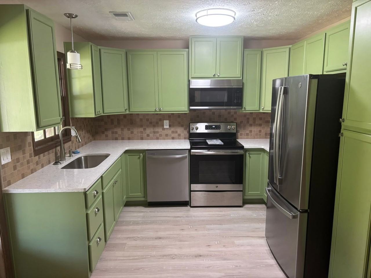 41 Mallard Ln - Photo 4 of 23